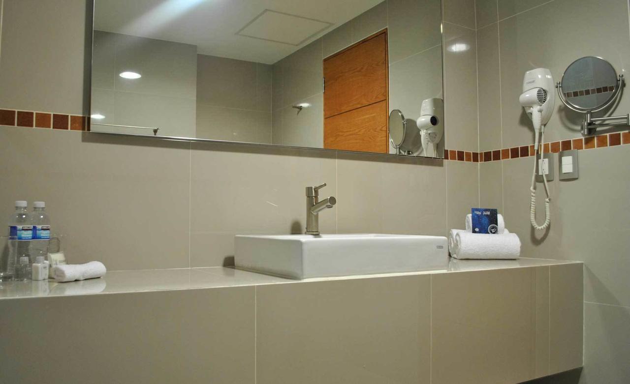 Hotel Y Tu Expo Guadalajara Kültér fotó