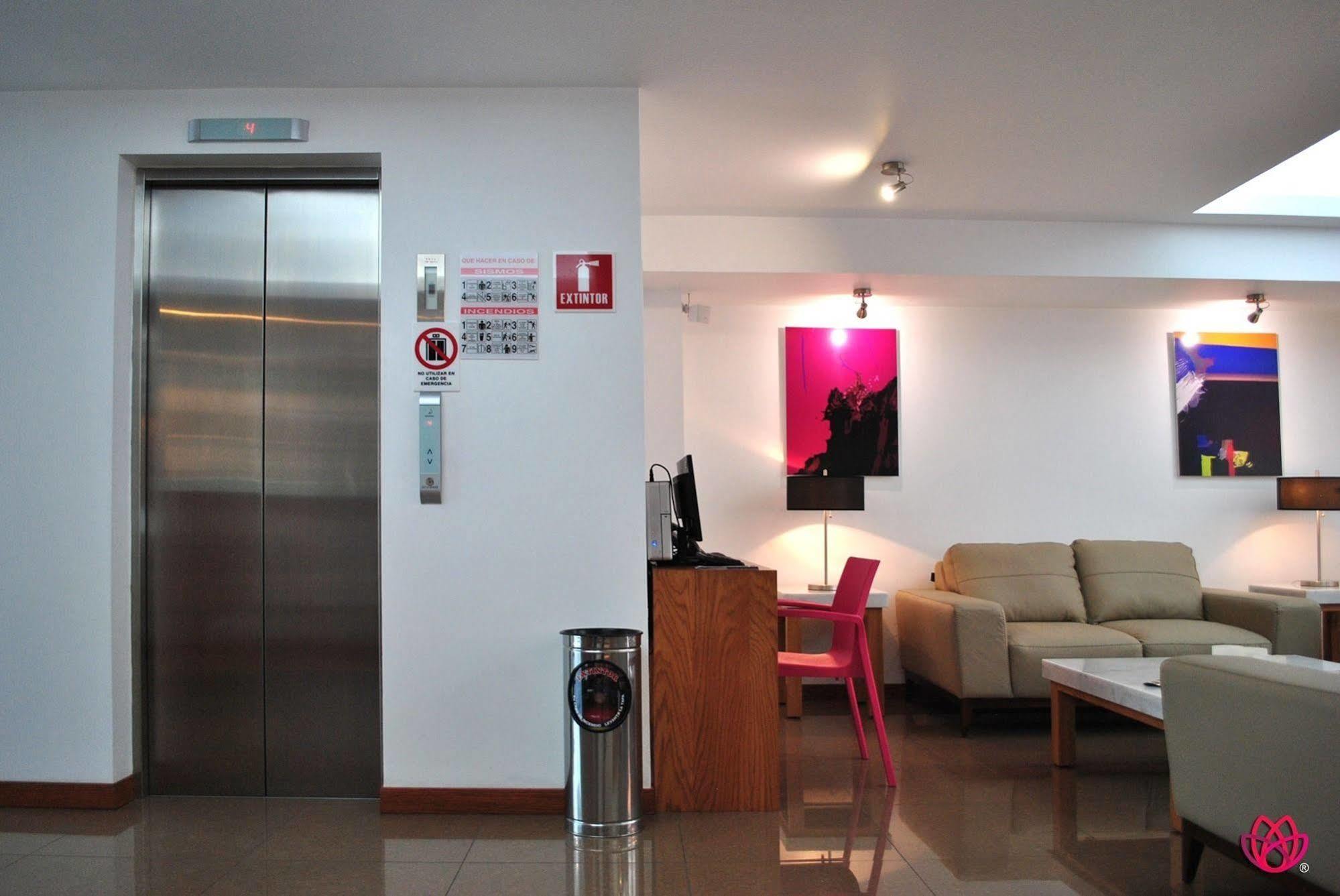 Hotel Y Tu Expo Guadalajara Kültér fotó