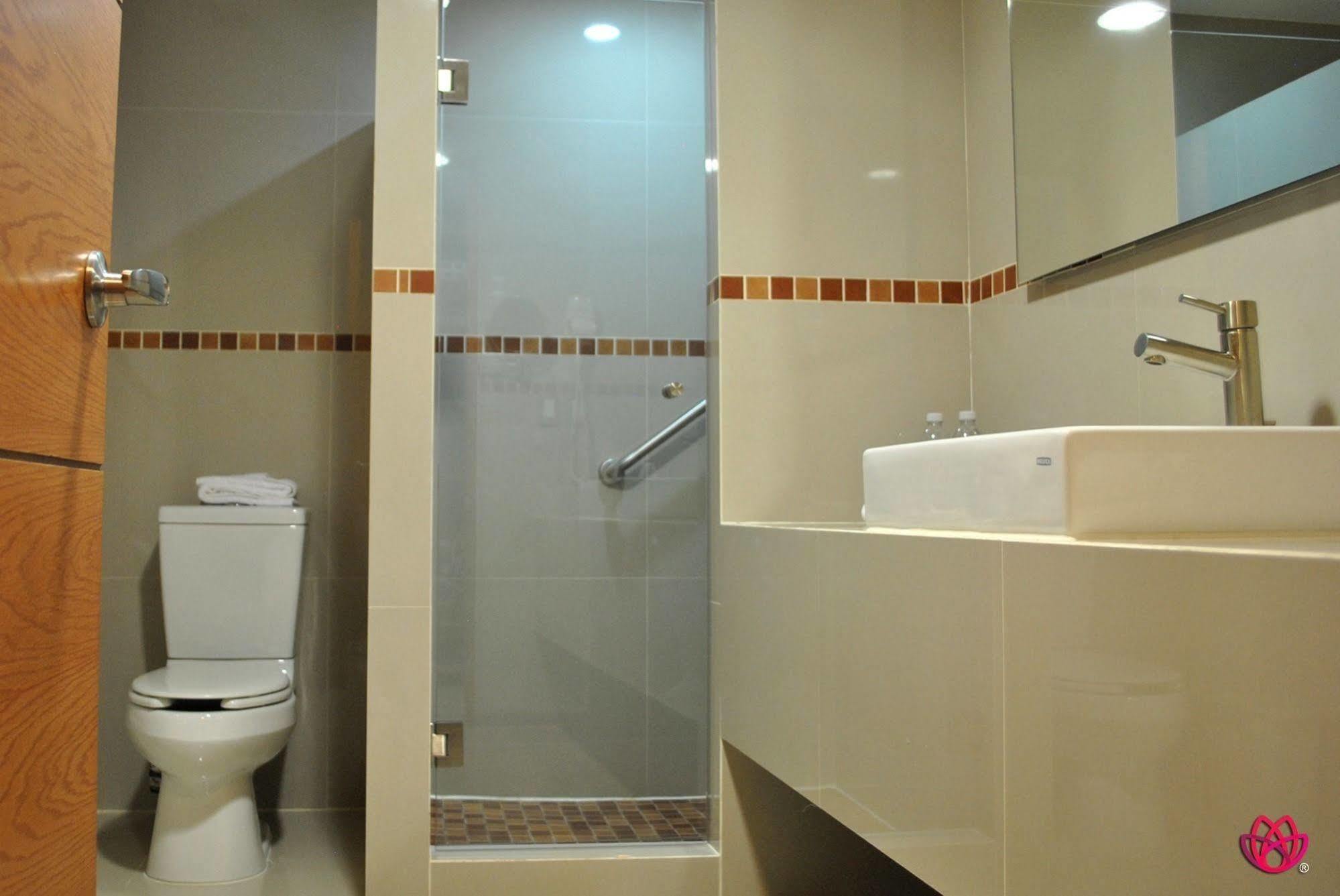 Hotel Y Tu Expo Guadalajara Kültér fotó