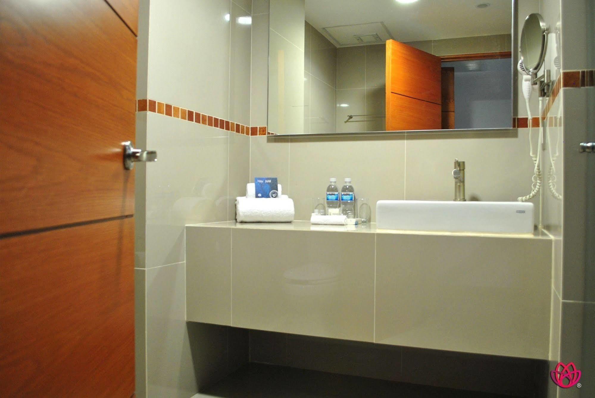 Hotel Y Tu Expo Guadalajara Kültér fotó